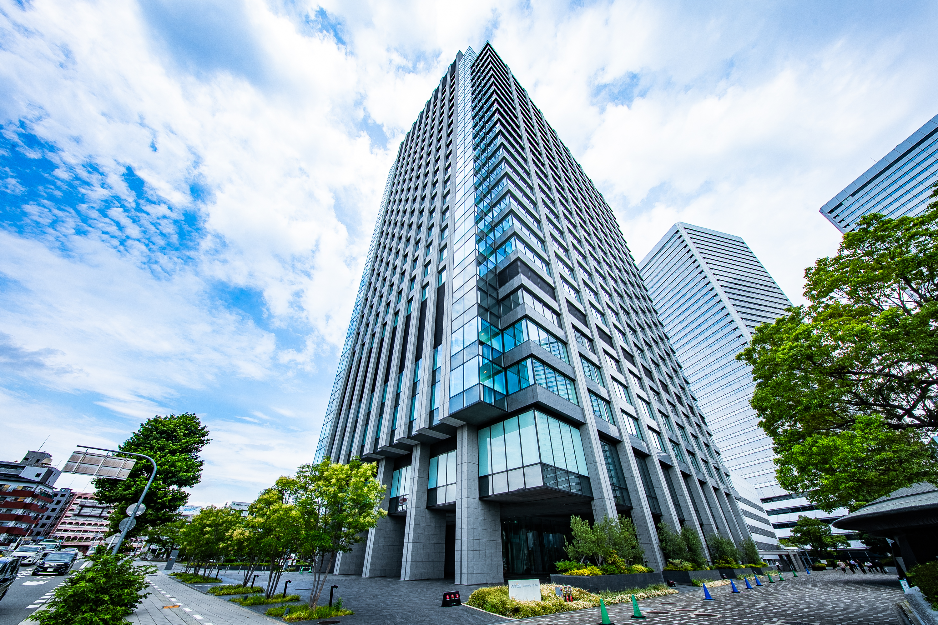 株式会社オプテージ 本社ビル